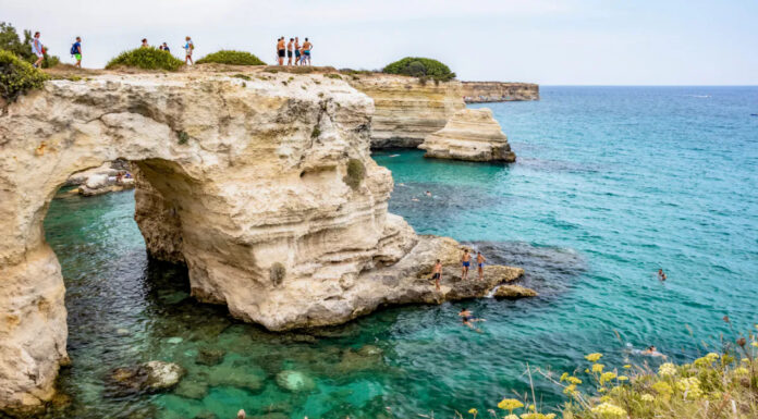 Идеальный вариант для осеннего отпуска: в Европе есть похожий на Мальдивы курорт — здесь почти нет людей