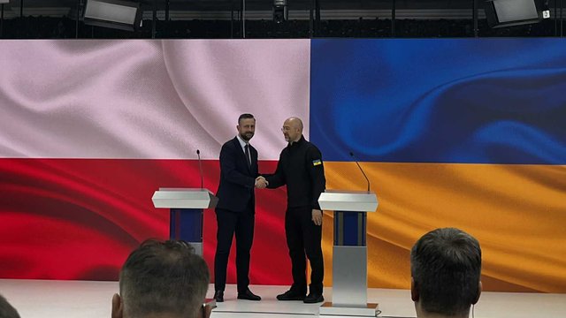 Лінія безпеки Польщі проходить на лінії фронту в Україні — міністр оборони