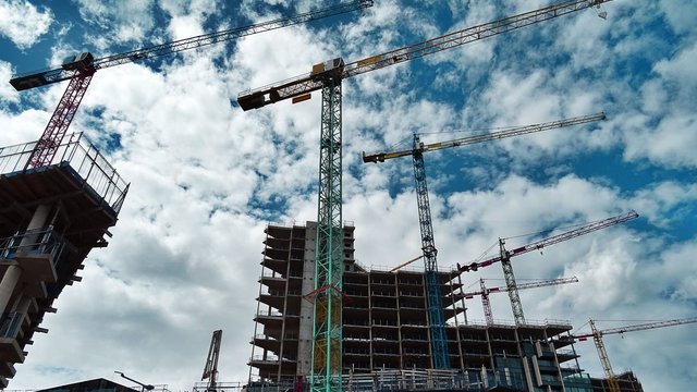 Дефіцит кадрів спонукає будівельну сферу пропонувати конкурентні умови для спеціалістів – девелопери