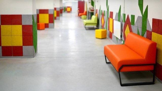 Майже 4 тис. школярів із прифронтових регіонів повернулися до офлайну у вересні — Міносвіти