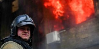 Масштабна пожежа в Одесі: горіла виробнича будівля — ФОТО