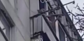 В Одесі чоловік з балкона стріляв по Шахедах