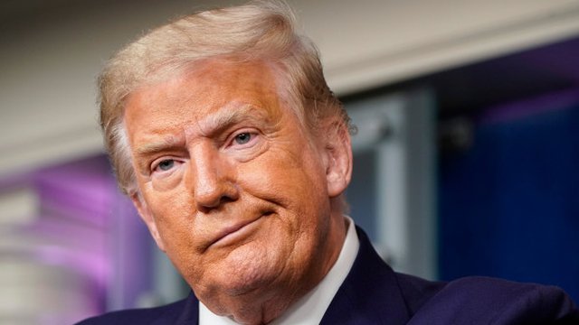 Оприлюднені Мін’юстом США документи свідчать, що Трамп вісім разів користувався приватним літаком Епштейна