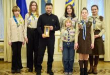 Зеленський прийняв Вифлеємський вогонь миру від скаутських організацій України