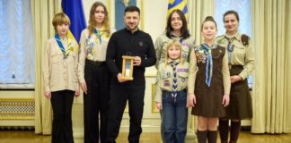 Зеленський прийняв Вифлеємський вогонь миру від скаутських організацій України