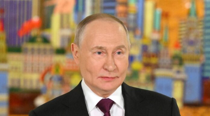 РосСМИ: Путин требует передать РФ не только Донбасс, но и «Новороссию»