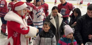Свято Миколая в Одесі: сотні дітей отримали казку в Палаці Спорту