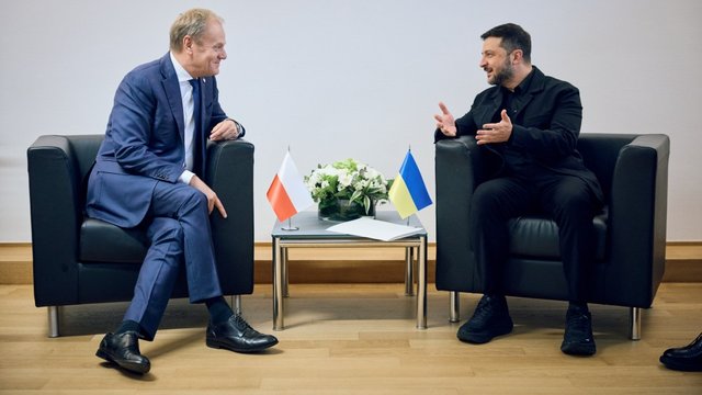 Зеленський і Туск обговорили надання Україні кредиту від ЄС обсягом 90 млрд євро