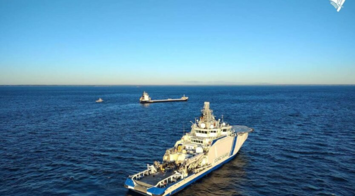 Финляндия захватила судно Путина: спецназ показал операцию против теневого флота России