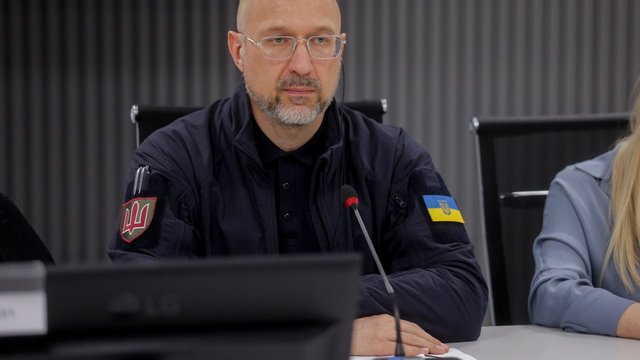 Військові підрозділи отримали 225 тисяч засобів ураження за 5 місяців роботи DOT‑Chain Defence – Шмигаль