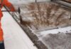 Комунальники “рятують” Одесу від ожеледиці, – ФОТО, ВІДЕО