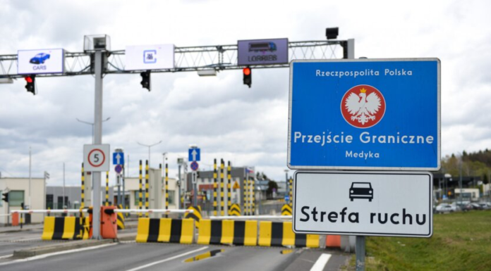 Украинцев развернут на границе с Польшей: все из-за документов и денег