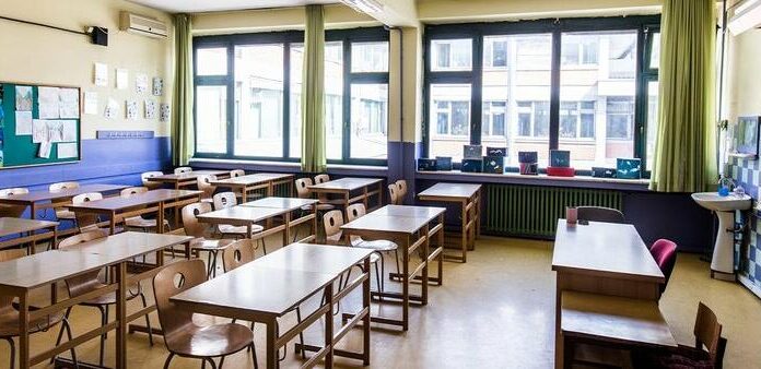 Частину шкіл Одеси перевели на дистанційне та змішане навчання через холод у пріміщеннях