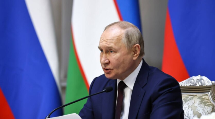 «Путин играет с Трампом»: Politico оценило шансы завершения войны в 2026 году