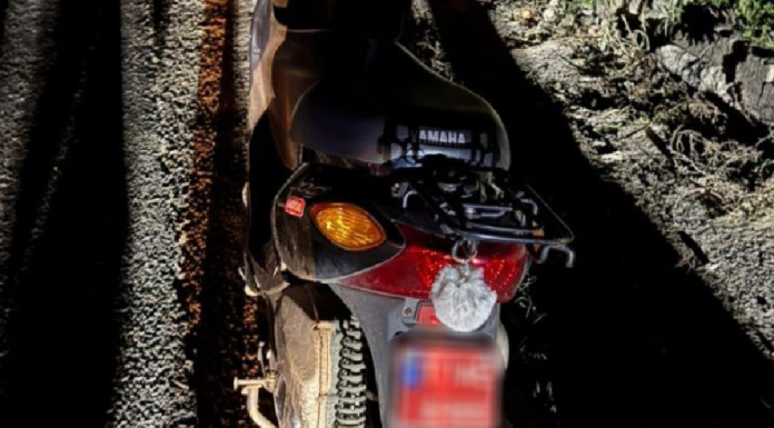 Нічна перевірка в Одесі: жінка зізналась, що взяла чужий мопед, — ФОТО