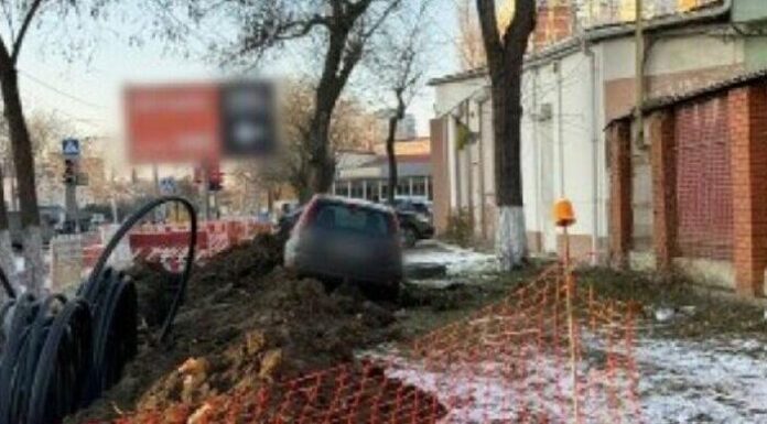 В Одесі автомобіль виїхав на тротуар і збив підлітка: що відомо