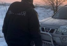 Авто з дитиною застрягло в снігу на Одещині — на допомогу прийшла поліція