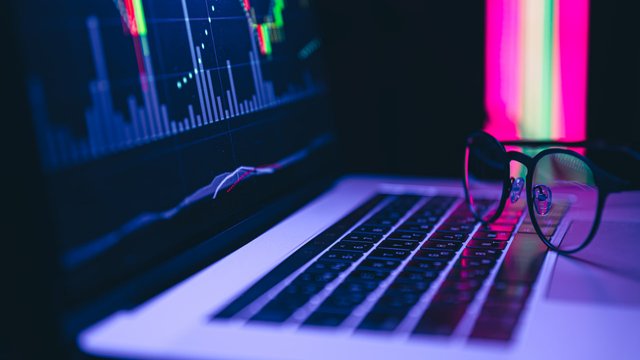 Индекс украинских акций на Варшавской бирже вырос на 7,9% на новостях о мирных переговорах