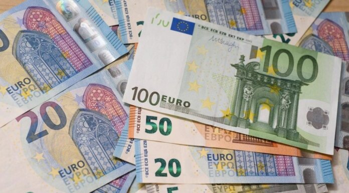 Евро обвалился ниже 51 гривны: курс валют на 20 февраля