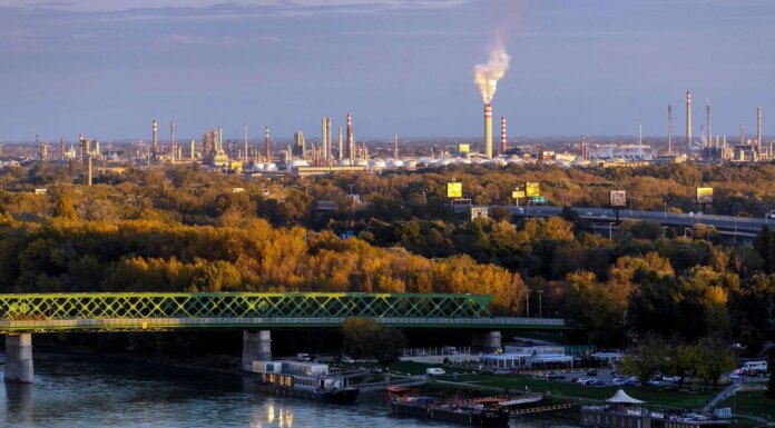 Словакия объявила чрезвычайную ситуацию в нефтяной отрасли на фоне повреждения "Дружбы"