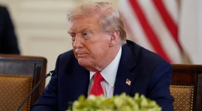 Трамп ввел глобальные 10-процентные пошлины в ответ на решение Верховного суда