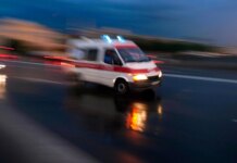 Вражеский беспилотник атаковал "скорую" во время эвакуации раненых: погиб полицейский и его жена-фельдшер