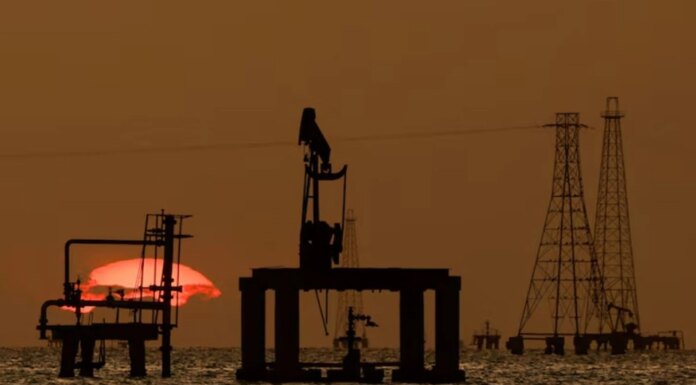 Мировые цены на нефть снижаются из-за глобальных пошлин Трампа