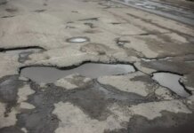 В Украине зафиксировано более 23 млн кв. м повреждений на основных автомобильных дорогах — Кулеба