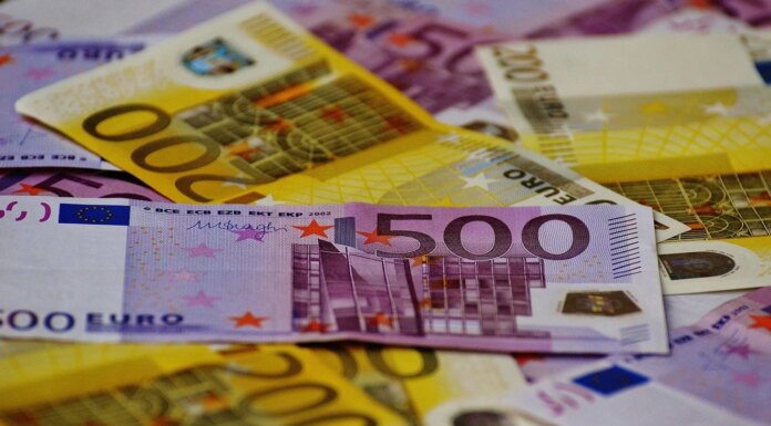 Расходы держит внешняя помощь — Украина ждет 1,5 млрд евро в ближайшие дни