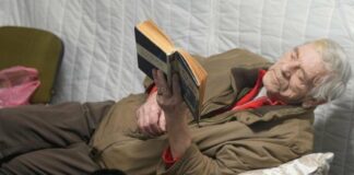 Тепло, світло й зарядка: як в Одесі працюють пункти допомоги ДСНС