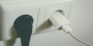 Если не будет атак, то до конца февраля мы будем жить с 3-3,5 очередями отключений э/э – Шмыгаль