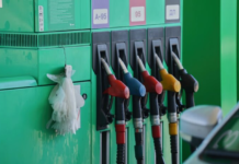 Водителям приготовиться: цены на бензин взлетят сразу после потепления