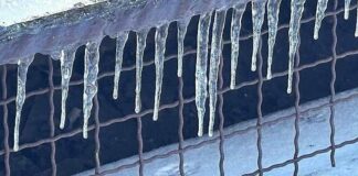 В Одесі потеплішало, комунальники попередили про бурульки на дахах, — ФОТО