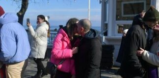 В Одесі встановили рекорд України з наймасовішого поцілунку на березі моря, — ФОТО