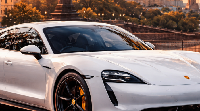 Розкіш на колесах: скільки люксових авто завезли на Одещину