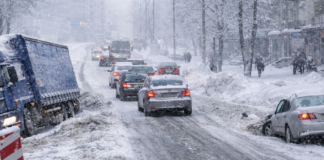 Циклон накрив Одесу: сніг, ожеледиця і перші ДТП на дорогах
