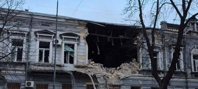 Одеса оговтується після нічної атаки: найбільше постраждали два райони, — ФОТО