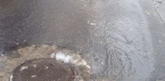 В Одесі зупинили витік каналізації після скарги містянина, — ФОТО