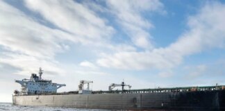 Цена на нефть выросла на 10% после ударов по Ирану, возможен скачок до $100 за баррель — Reuters