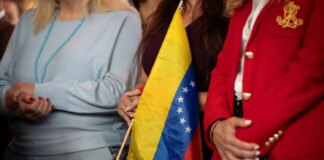 США готовятся ослабить санкции против Венесуэлы из-за нефтяного кризиса