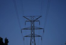 Вражеские атаки обесточили часть жителей в трех областях, графики — в части регионов