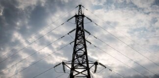 Новые вражеские атаки привели к обесточиванию в 5 областях, вернулись аварийные отключения