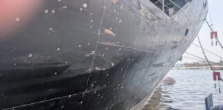 В Черноморске в результате удара вражеским БПЛА повреждено гражданское судно под флагом Панамы — АПМУ