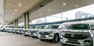 Германия передала Укрзализныце первые 13 автомобилей для восстановления инфраструктуры