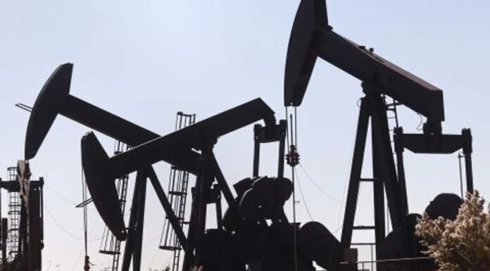 Цены на нефть продемонстрировали рекордный недельный рост из-за эскалации на Ближнем Востоке