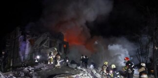 Спасатели обнаружили погибшего под завалами жилого дома в Харькове