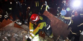 Уже 7 погибших из-за удара рф по многоэтажке в Харькове, среди них — двое детей