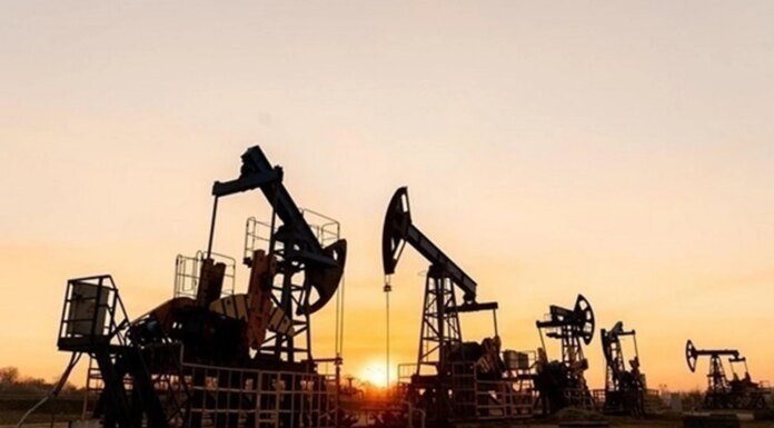 Кувейт сокращает добычу нефти на фоне напряженности в Иране