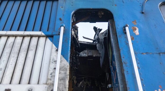 российский БПЛА Ланцет атаковал пассажирский поезд "Киев-Сумы"