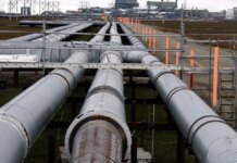 Цена на нефть превысила 100 долларов впервые со времен вторжения РФ в Украину